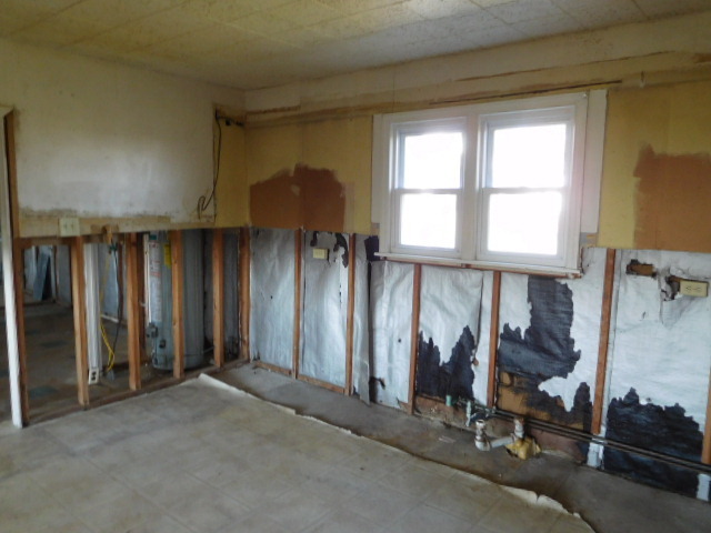 107 E North St, Thomasboro, IL 61878 photo 7