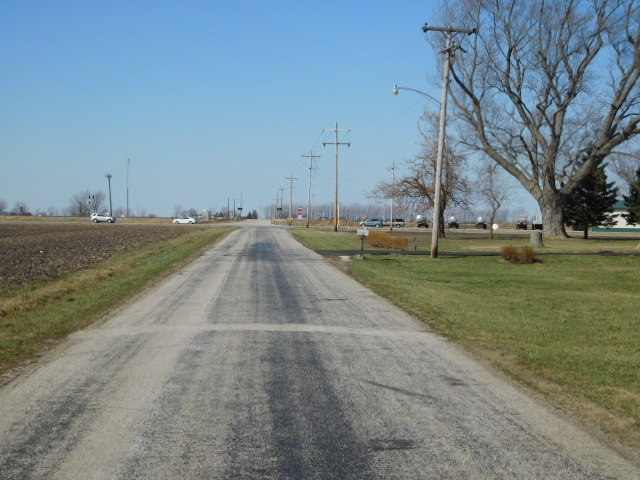 107 E North St, Thomasboro, IL 61878 photo 2