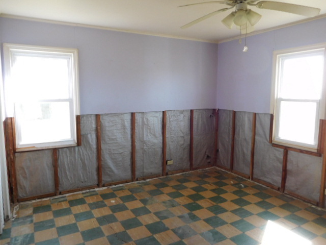 107 E North St, Thomasboro, IL 61878 photo 4