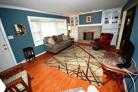926 Forest Dr, Elgin, IL 60123 photo 2