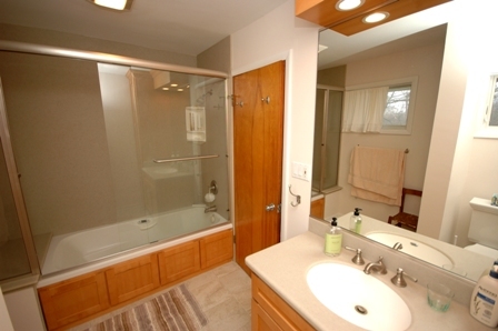 926 Forest Dr, Elgin, IL 60123 photo 9