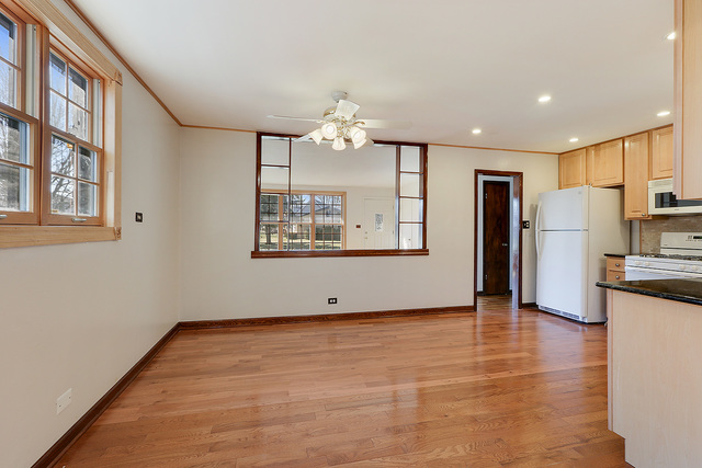 12949 E Playfield Dr, Crestwood, IL 60445 photo 4