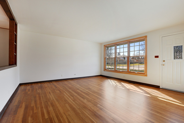 12949 E Playfield Dr, Crestwood, IL 60445 photo 2