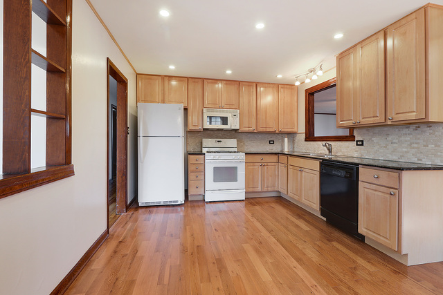 12949 E Playfield Dr, Crestwood, IL 60445 photo 5
