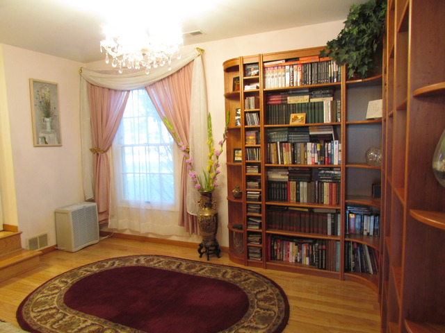 95 Meyerson Way, Wheeling, IL 60090 photo 9