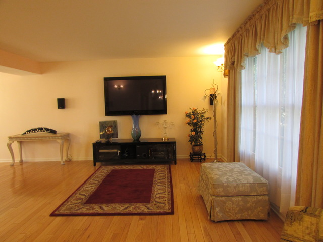 95 Meyerson Way, Wheeling, IL 60090 photo 2