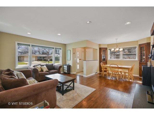 510 Crest St, Wheaton, IL 60187 photo 2