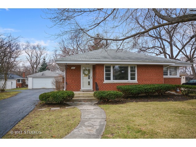 510 Crest St, Wheaton, IL 60187 photo 1
