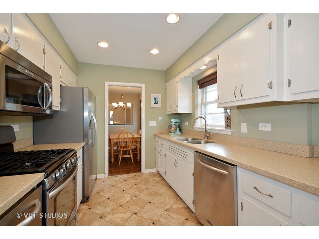 510 Crest St, Wheaton, IL 60187 photo 5