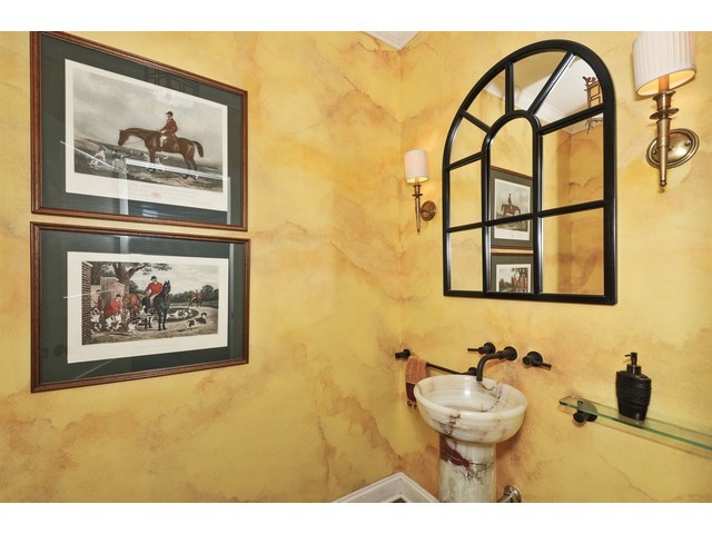 35 Elm St, Chicago, IL 60611 photo 20