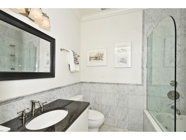 35 Elm St, Chicago, IL 60611 photo 18