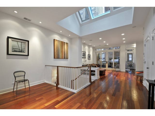 35 Elm St, Chicago, IL 60611 photo 6