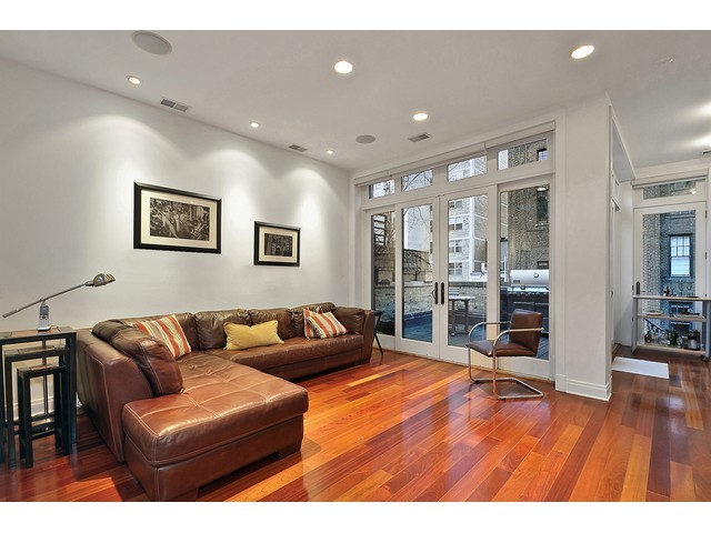 35 Elm St, Chicago, IL 60611 photo 4