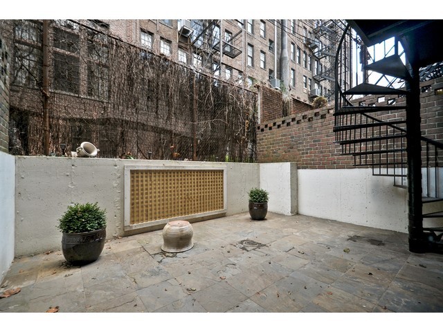 35 Elm St, Chicago, IL 60611 photo 24