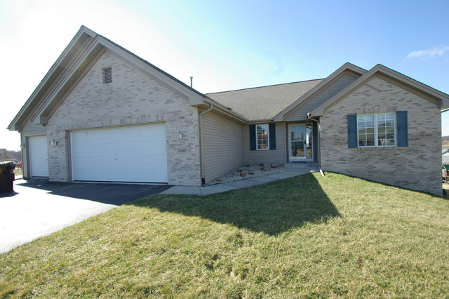 1002 Old Hunter Run, Byron, IL 61010 photo 1