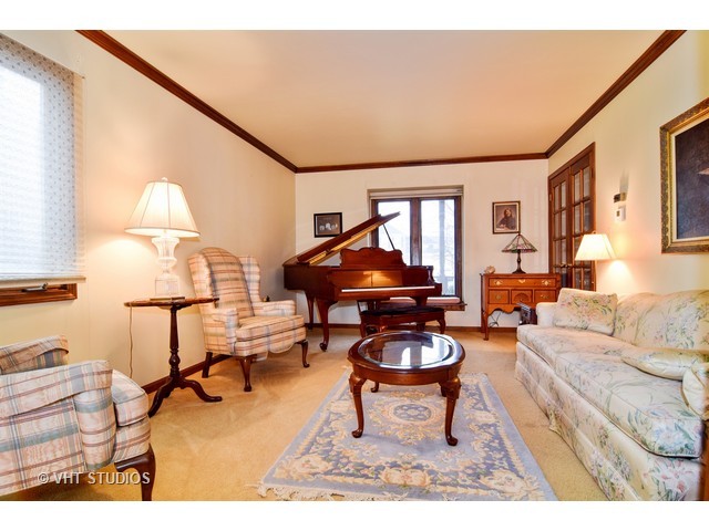 224 Gingerbrook Ln, Bartlett, IL 60103 photo 2