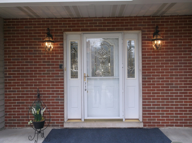 719 Laurel Ave, Des Plaines, IL 60016 photo 2