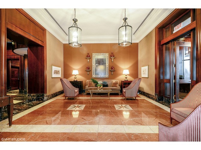 57 E Delaware Pl #1005, Chicago, IL 60611 photo 2