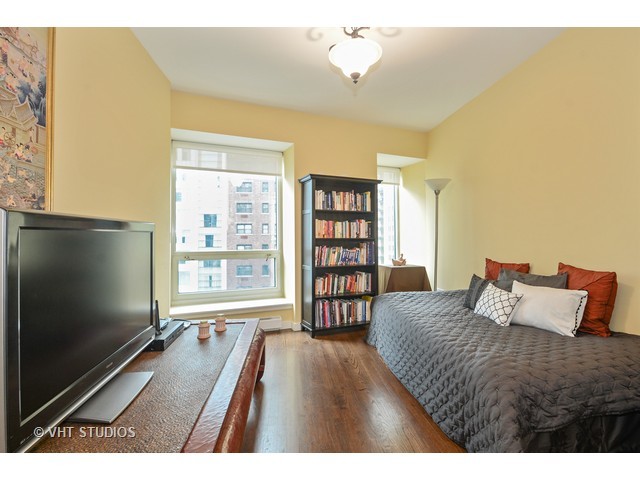57 E Delaware Pl #1005, Chicago, IL 60611 photo 11