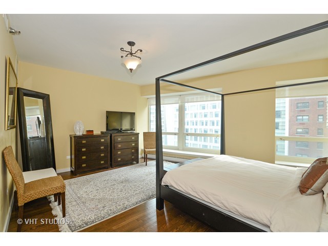 57 E Delaware Pl #1005, Chicago, IL 60611 photo 7