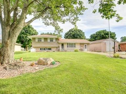 105 E Prairie St, Sidney, IL 61877 photo 1