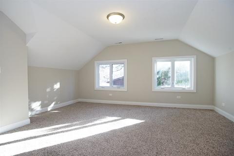 1723 E Algonquin Rd, Des Plaines, IL 60016 photo 10