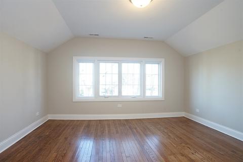 1723 E Algonquin Rd, Des Plaines, IL 60016 photo 9
