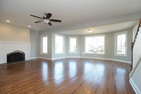 1723 E Algonquin Rd, Des Plaines, IL 60016 photo 2