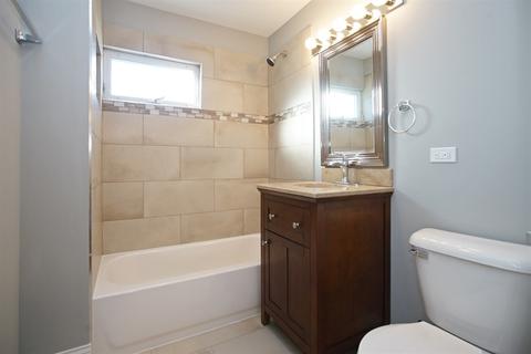 1723 E Algonquin Rd, Des Plaines, IL 60016 photo 12