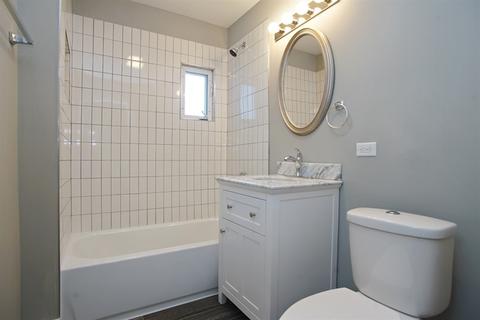 1723 E Algonquin Rd, Des Plaines, IL 60016 photo 8