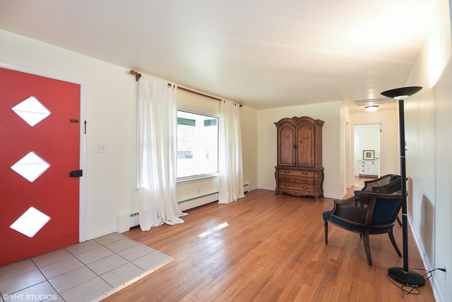 18458 School St, Lansing, IL 60438 photo 2