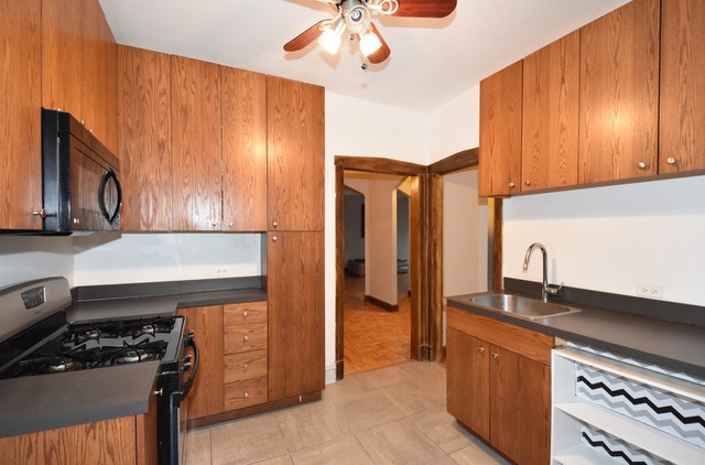 823 E 53rd St #2, Chicago, IL 60615 photo 5