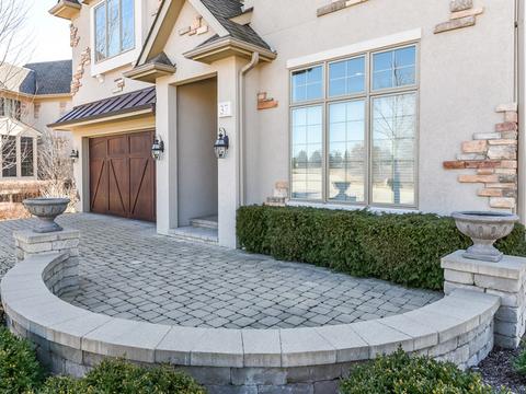 37 Willow Crest Dr N, Oak Brook, IL 60523 photo 2