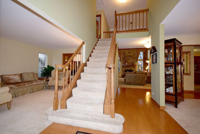 1177 Chesapeake Ct, Bartlett, IL 60103 photo 2
