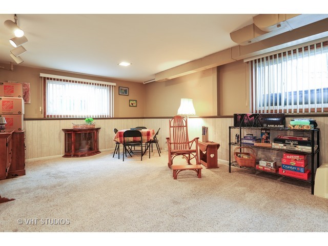 458 E Park Ave, Elmhurst, IL 60126 photo 15