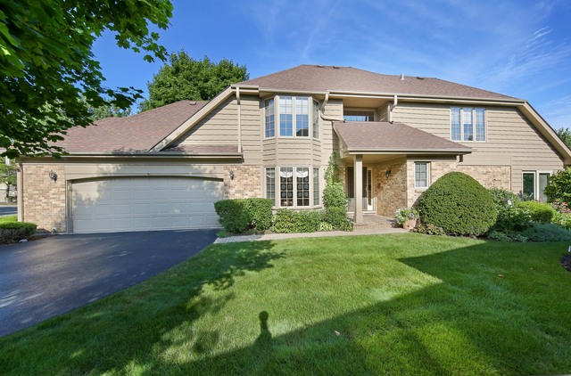 26 Pine Tree Ln, Burr Ridge, IL 60527 photo 2