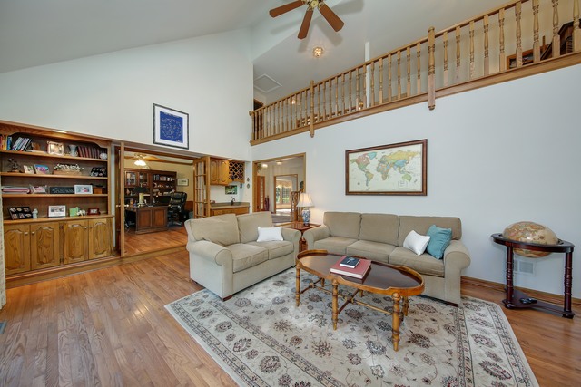 26 Pine Tree Ln, Burr Ridge, IL 60527 photo 9