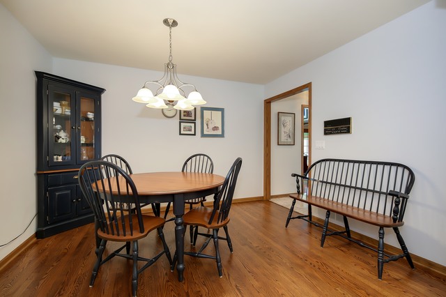 26 Pine Tree Ln, Burr Ridge, IL 60527 photo 5