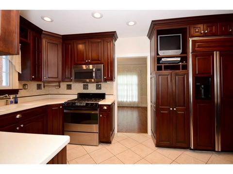 458 Kent Rd, Riverside, IL 60546 photo 9