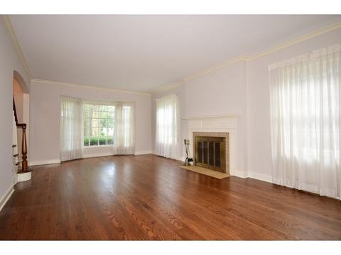 458 Kent Rd, Riverside, IL 60546 photo 2
