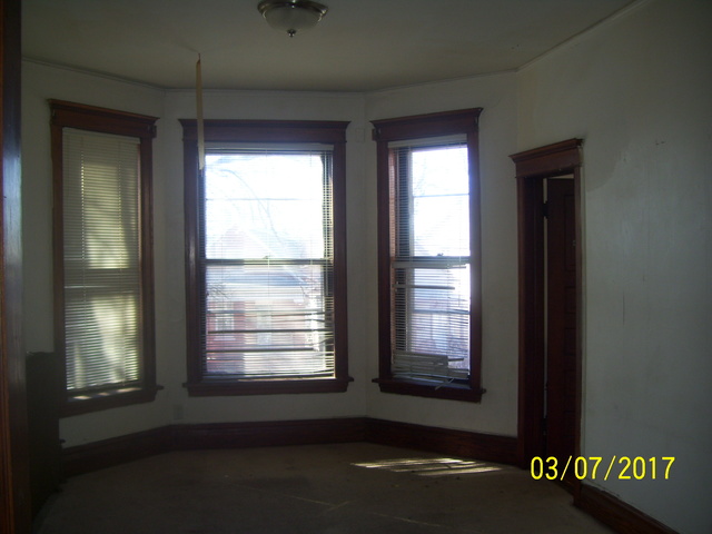 7341 S Champlain Ave, Chicago, IL 60619 photo 8