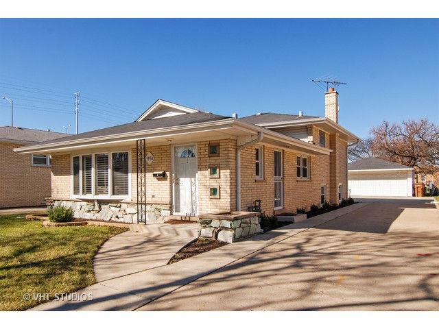 5950 W Maple Ave, Berkeley, IL 60163 photo 1