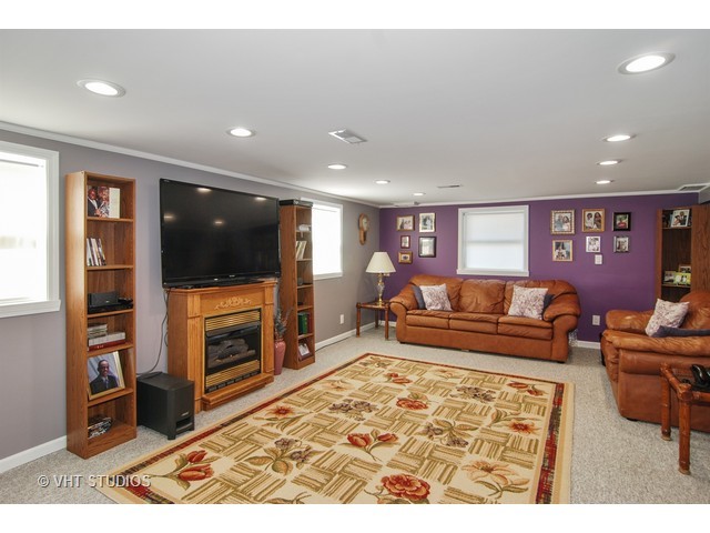 5950 W Maple Ave, Berkeley, IL 60163 photo 6