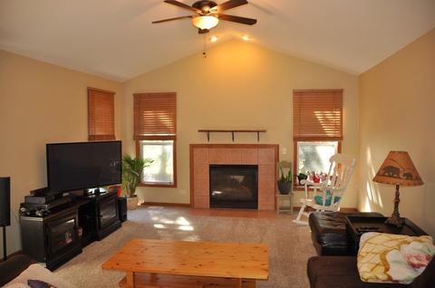 1315 Dancing Bear Ln, Elgin, IL 60120 photo 6