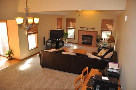 1315 Dancing Bear Ln, Elgin, IL 60120 photo 5