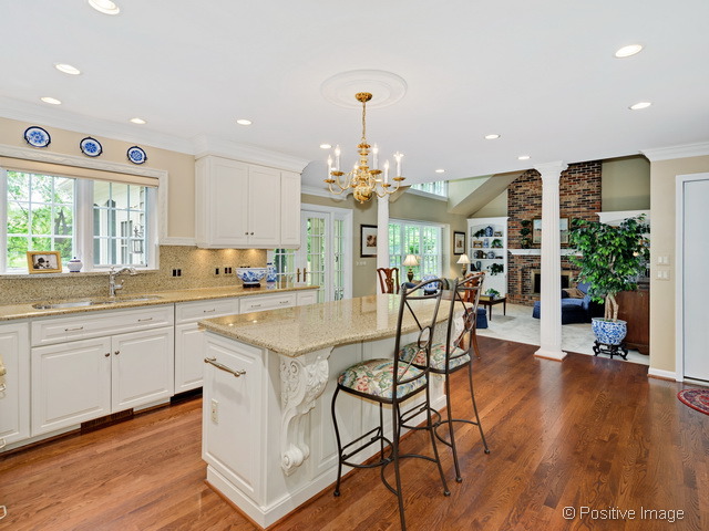 738 Buckingham Ct, Wheaton, IL 60189 photo 4