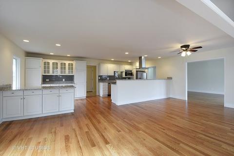 850 Heather Ln, Hoffman Estates, IL 60169 photo 4