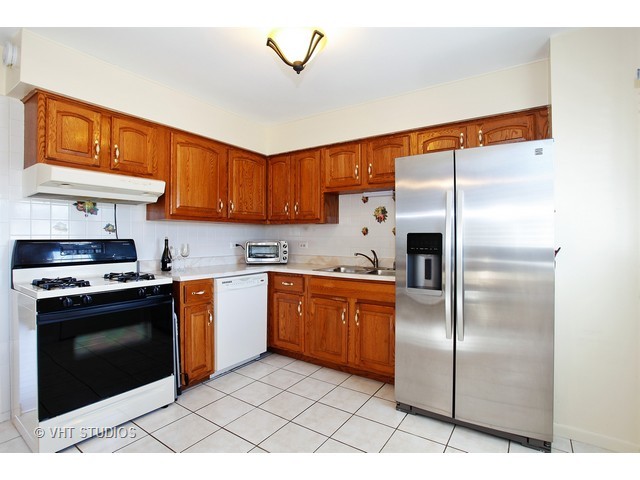 151 Mayer Ave, Wheeling, IL 60090 photo 3