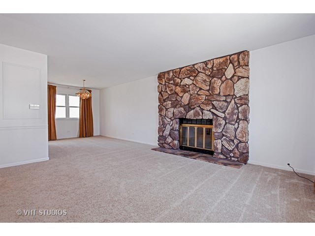 114 Mockingbird Ln, Wheeling, IL 60090 photo 3