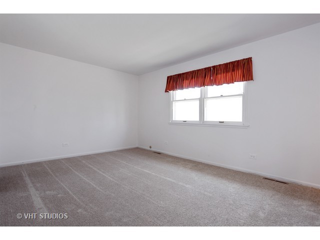 114 Mockingbird Ln, Wheeling, IL 60090 photo 9